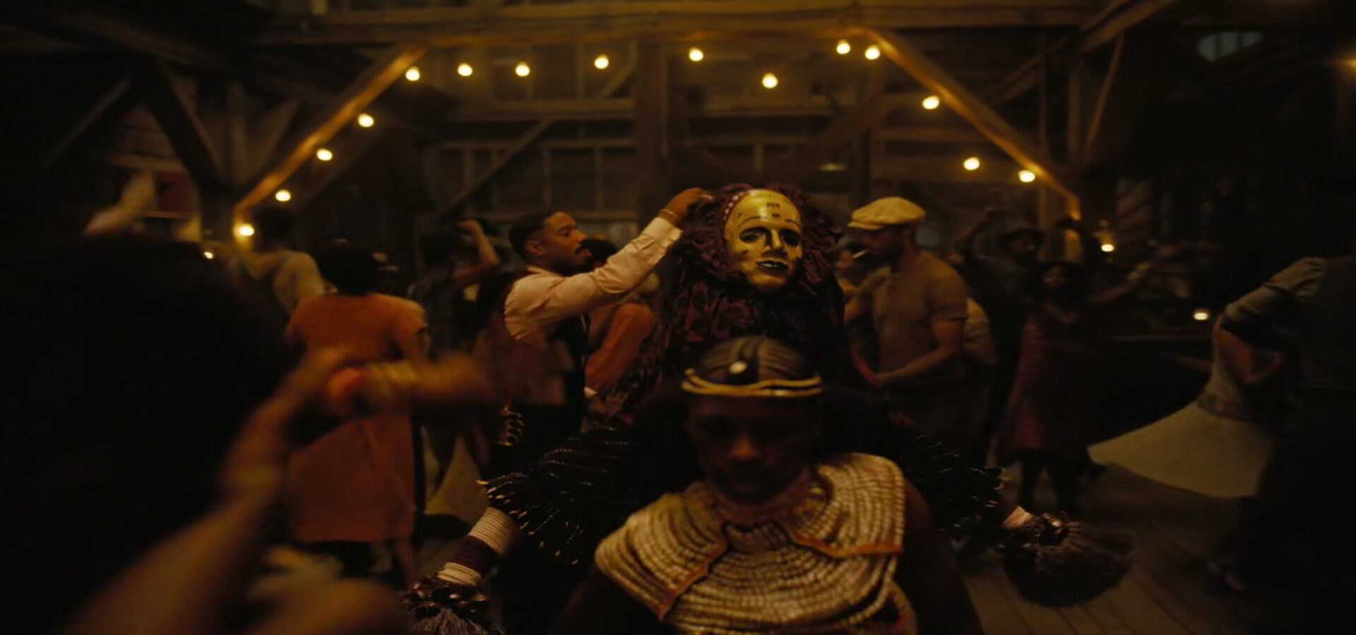 نقد و بررسی فیلم گناهکاران (Sinners) 10 گناهکاران / شکاف پرده زمان